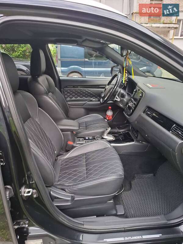 Внедорожник / Кроссовер Mitsubishi Outlander 2019 в Шептицькому