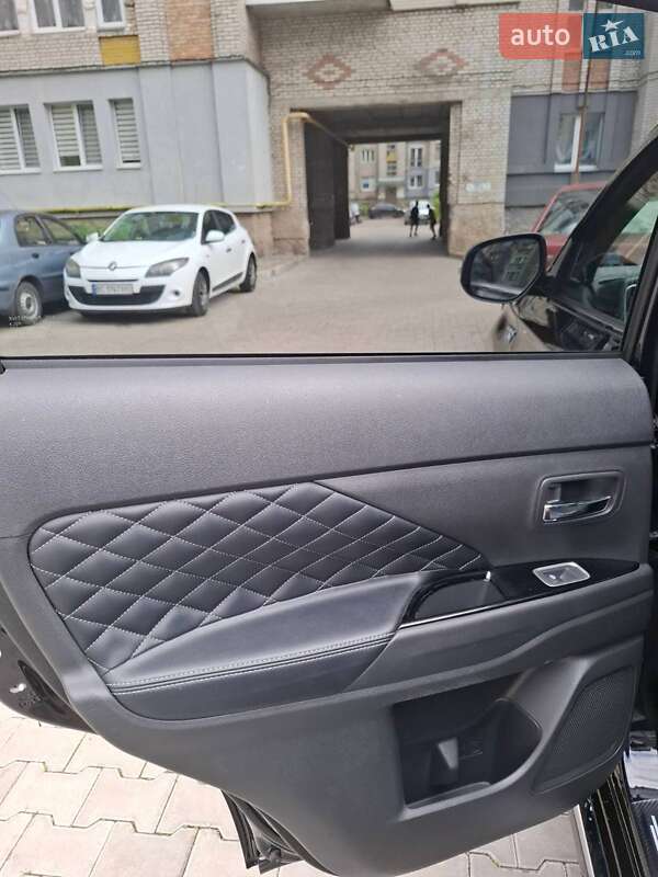 Внедорожник / Кроссовер Mitsubishi Outlander 2019 в Шептицькому