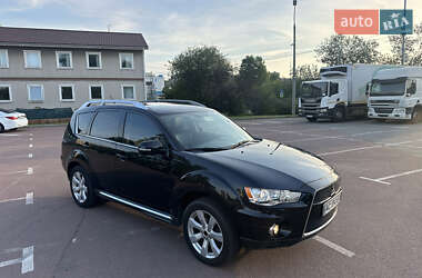 Внедорожник / Кроссовер Mitsubishi Outlander 2010 в 