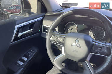 Внедорожник / Кроссовер Mitsubishi Outlander 2021 в 