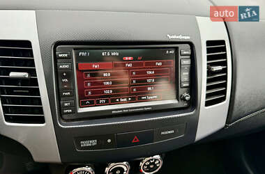 Внедорожник / Кроссовер Mitsubishi Outlander 2012 в 