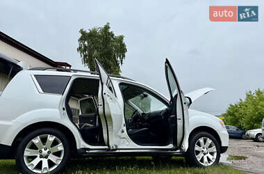 Внедорожник / Кроссовер Mitsubishi Outlander 2012 в 