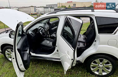 Внедорожник / Кроссовер Mitsubishi Outlander 2012 в 