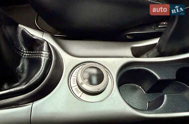 Внедорожник / Кроссовер Mitsubishi Outlander 2012 в 