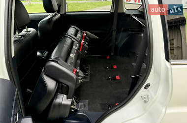Внедорожник / Кроссовер Mitsubishi Outlander 2012 в 