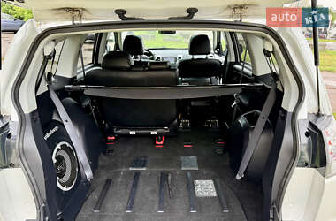 Внедорожник / Кроссовер Mitsubishi Outlander 2012 в 