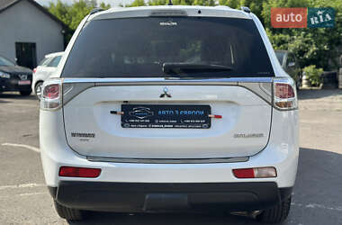 Внедорожник / Кроссовер Mitsubishi Outlander 2013 в 