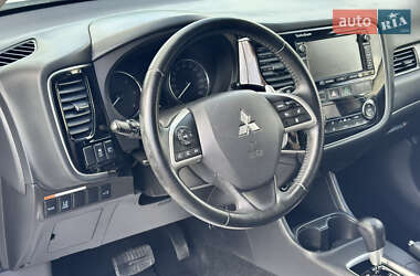 Внедорожник / Кроссовер Mitsubishi Outlander 2013 в 