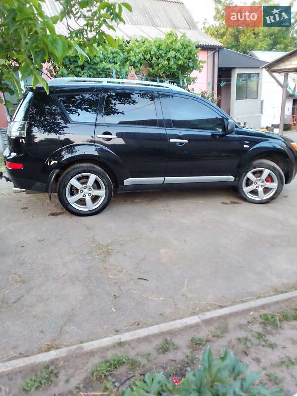 Внедорожник / Кроссовер Mitsubishi Outlander 2007 в Жашкове