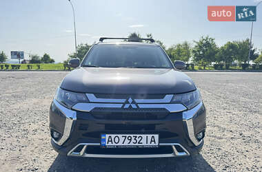 Позашляховик / Кросовер Mitsubishi Outlander 2021 в Ужгороді