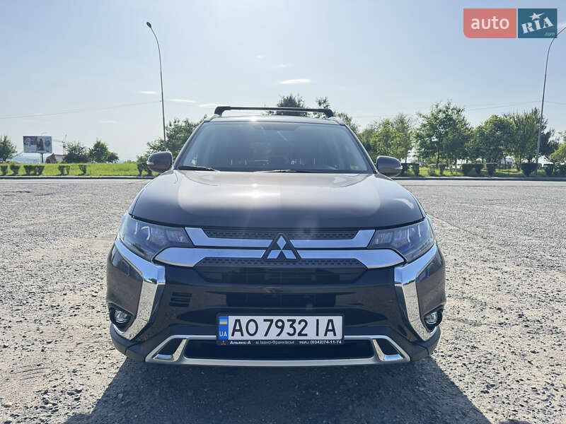 Mitsubishi Outlander 2021