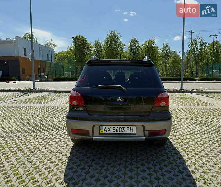 Позашляховик / Кросовер Mitsubishi Outlander 2005 в Харкові