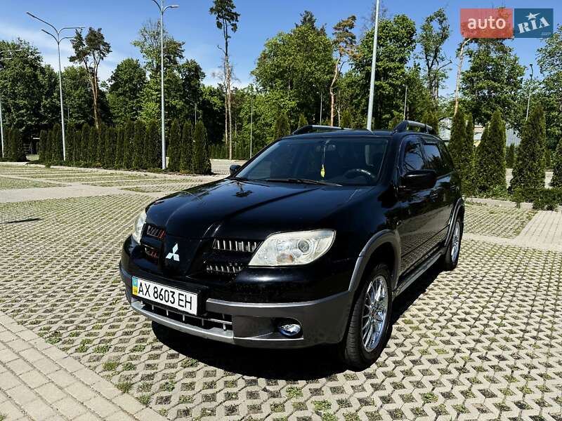 Позашляховик / Кросовер Mitsubishi Outlander 2005 в Харкові