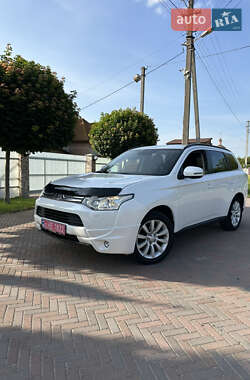 Позашляховик / Кросовер Mitsubishi Outlander 2012 в Дубні