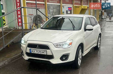Позашляховик / Кросовер Mitsubishi Outlander 2012 в Дергачах
