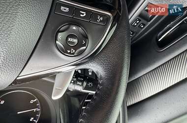 Внедорожник / Кроссовер Mitsubishi Outlander 2017 в 