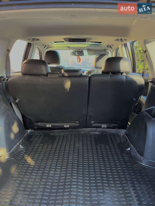 Позашляховик / Кросовер Mitsubishi Outlander 2011 в Окнах