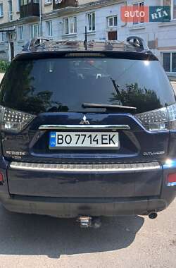Внедорожник / Кроссовер Mitsubishi Outlander 2010 в 