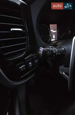 Внедорожник / Кроссовер Mitsubishi Outlander 2015 в 