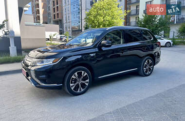 Внедорожник / Кроссовер Mitsubishi Outlander 2019 в Львове