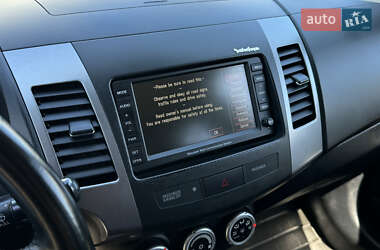 Внедорожник / Кроссовер Mitsubishi Outlander 2008 в 