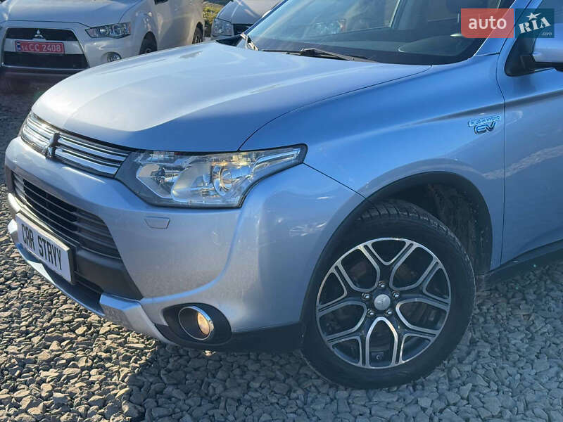 Позашляховик / Кросовер Mitsubishi Outlander 2014 в Стрию