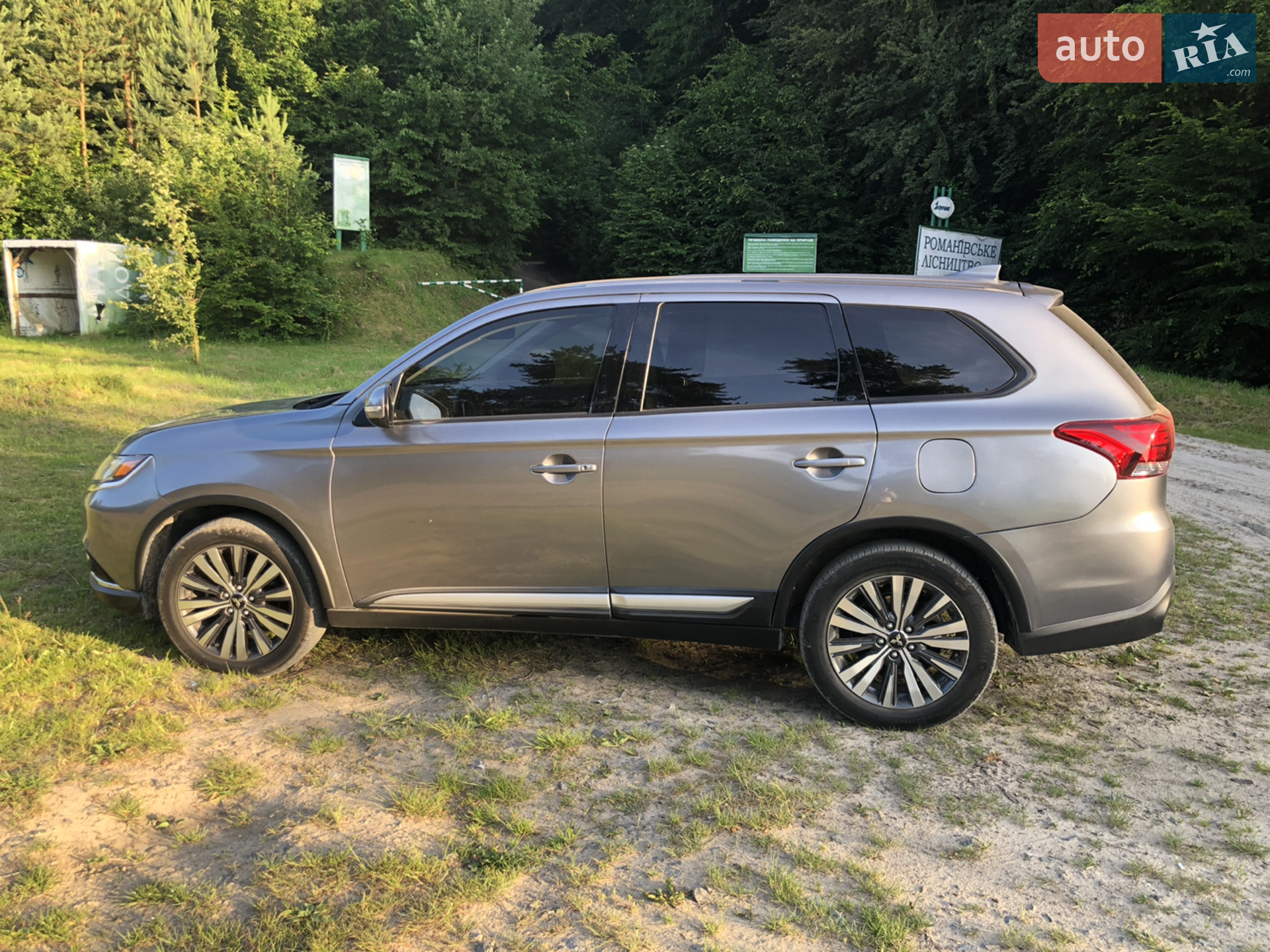2019 Mitsubishi Outlander - мініатюра 8