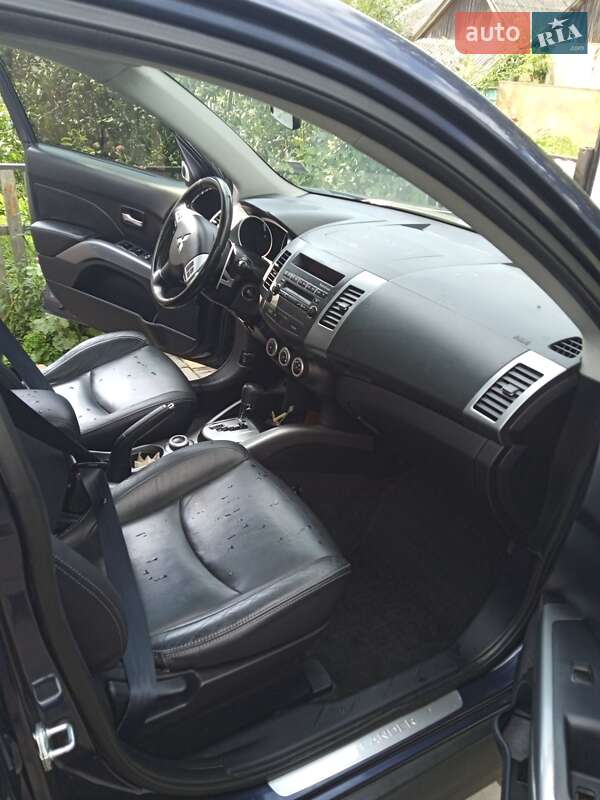 Позашляховик / Кросовер Mitsubishi Outlander 2009 в Літині