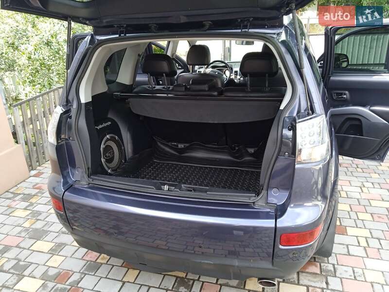 Позашляховик / Кросовер Mitsubishi Outlander 2009 в Літині