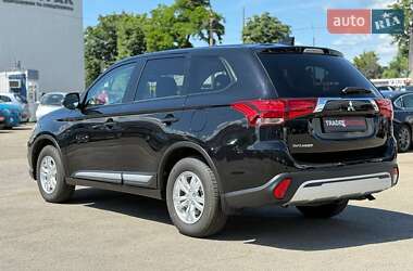 Внедорожник / Кроссовер Mitsubishi Outlander 2020 в 