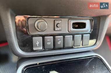 Внедорожник / Кроссовер Mitsubishi Outlander 2020 в 