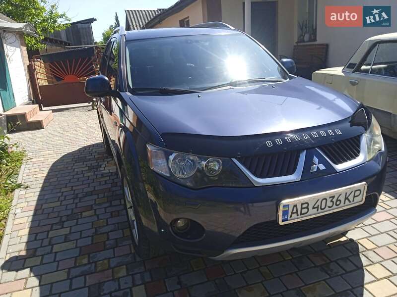 Позашляховик / Кросовер Mitsubishi Outlander 2009 в Літині