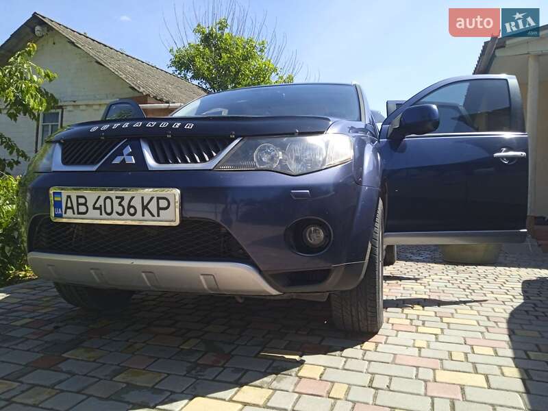Позашляховик / Кросовер Mitsubishi Outlander 2009 в Літині