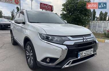 Внедорожник / Кроссовер Mitsubishi Outlander 2018 в Николаеве
