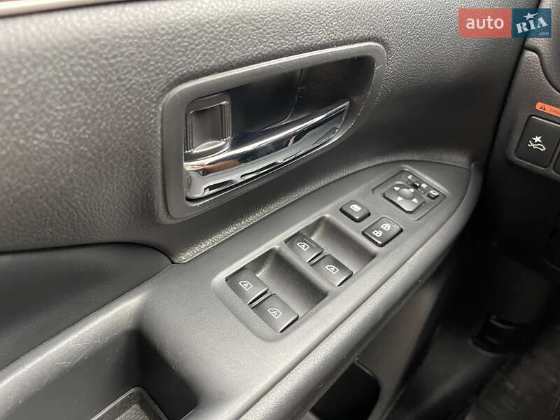 Внедорожник / Кроссовер Mitsubishi Outlander 2018 в Николаеве