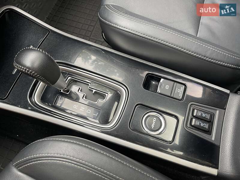 Внедорожник / Кроссовер Mitsubishi Outlander 2018 в Николаеве