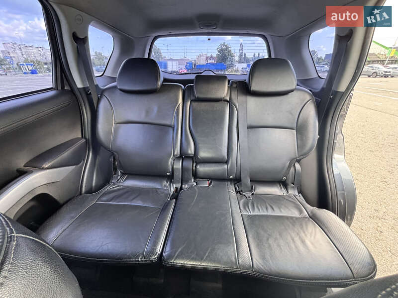 Позашляховик / Кросовер Mitsubishi Outlander 2011 в Києві
