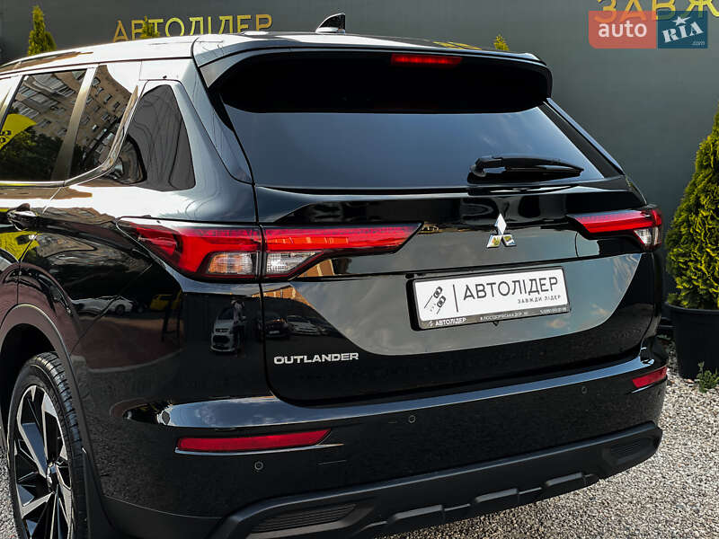 Внедорожник / Кроссовер Mitsubishi Outlander 2022 в Одессе