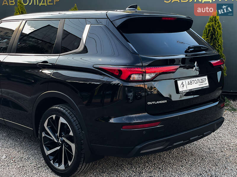 Внедорожник / Кроссовер Mitsubishi Outlander 2022 в Одессе