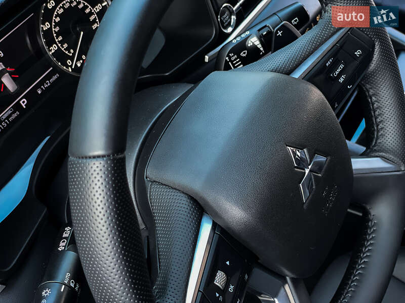 Внедорожник / Кроссовер Mitsubishi Outlander 2022 в Одессе