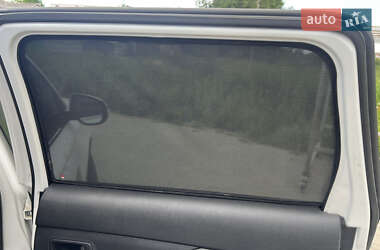 Внедорожник / Кроссовер Mitsubishi Outlander 2012 в 