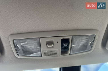 Внедорожник / Кроссовер Mitsubishi Outlander 2012 в 