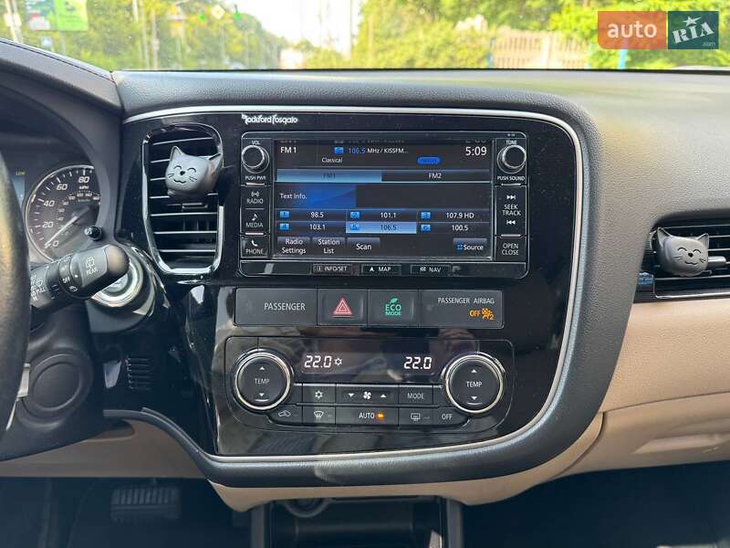 Позашляховик / Кросовер Mitsubishi Outlander 2015 в Броварах