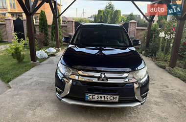 Позашляховик / Кросовер Mitsubishi Outlander 2016 в Чернівцях