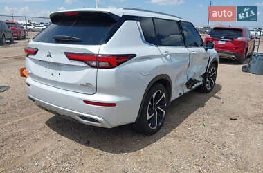 Внедорожник / Кроссовер Mitsubishi Outlander 2023 в 
