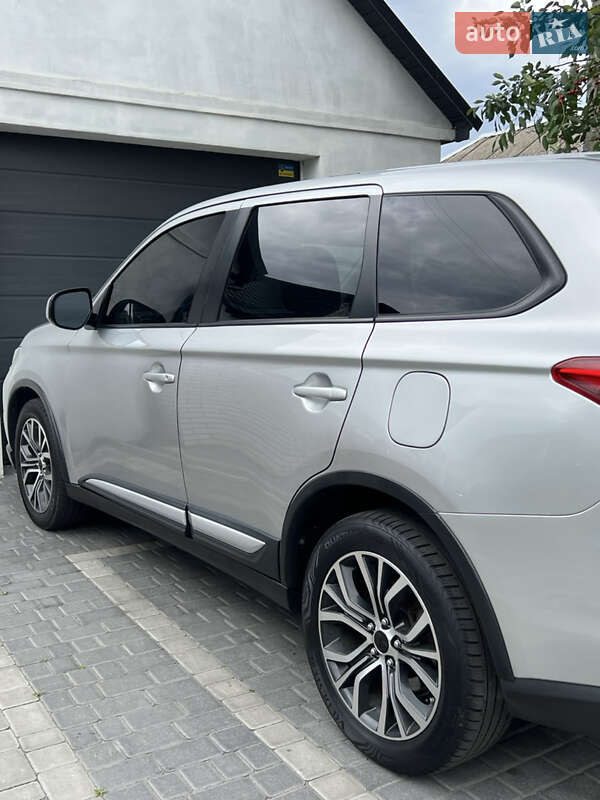 Внедорожник / Кроссовер Mitsubishi Outlander 2018 в Золотоноше