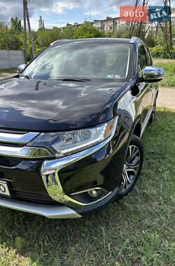 Внедорожник / Кроссовер Mitsubishi Outlander 2017 в Харькове