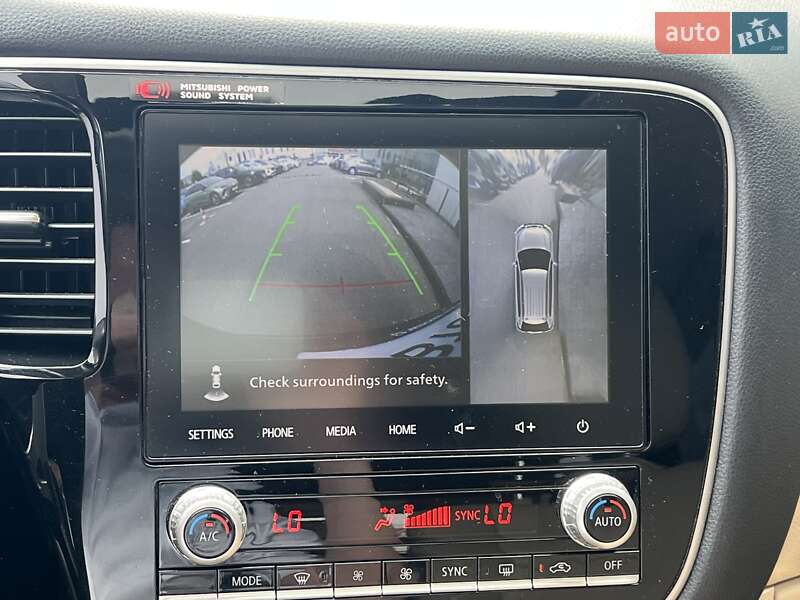Внедорожник / Кроссовер Mitsubishi Outlander 2020 в Киеве