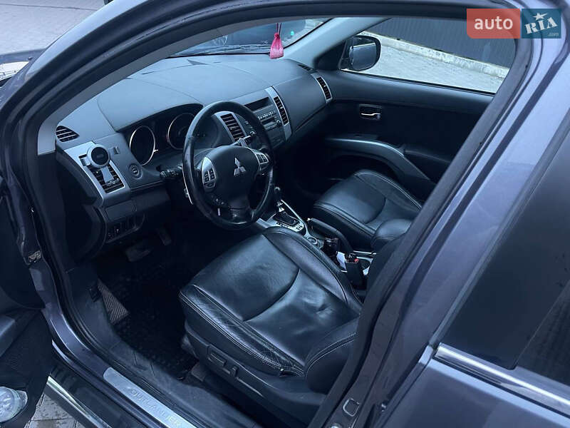 Внедорожник / Кроссовер Mitsubishi Outlander 2011 в Житомире