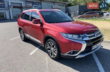 Внедорожник / Кроссовер Mitsubishi Outlander 2016 в Днепре